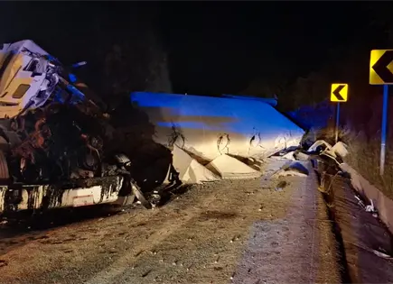 Identifican al trailero que perdi&oacute; la vida en la autopista Valles-Ray&oacute;n