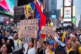 Venezolanos se dividen en Nueva York tras detención de Maduro Venezolanos se dividen en Nueva York tras detención de Maduro