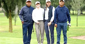 COMPARTEN SU PASIÓN POR EL GOLF COMPARTEN SU PASIÓN POR EL GOLF