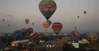 Suspendidos los vuelos en globo en Teotihuac&aacute;n