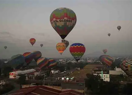 Suspendidos los vuelos en globo en Teotihuac&aacute;n