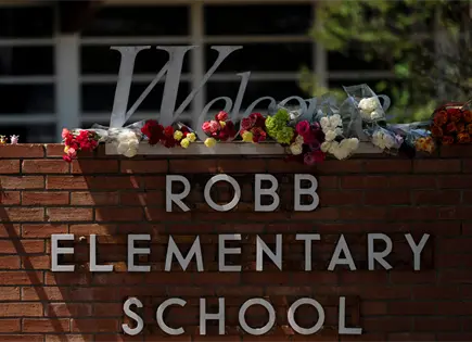 Agente escolar de Uvalde acusado en juicio por inacción en tiroteo escolar Agente escolar de Uvalde acusado en juicio por inacción en tiroteo escolar