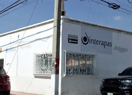 Exigen a Interapas resolver fuga de aguas negras