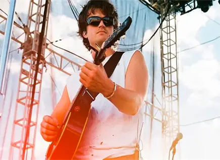 Joe Keery desplaza a Taylor Swift del número uno en Spotify Joe Keery desplaza a Taylor Swift del número uno en Spotify