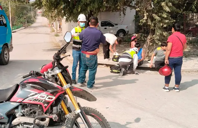Chocan motociclistas; choferes lesionados
