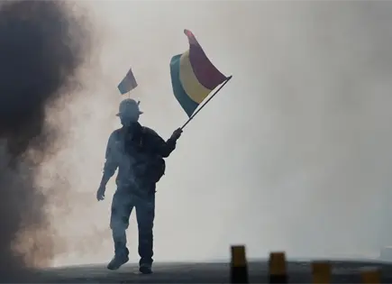 Conflicto sindical en Bolivia por medidas econ&oacute;micas de Rodrigo Paz