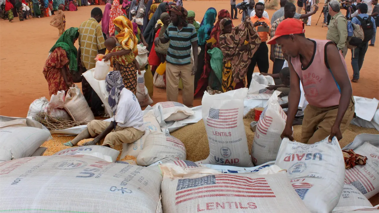 Estados Unidos suspende asistencia a Somalia por confiscación de ayuda alimentaria