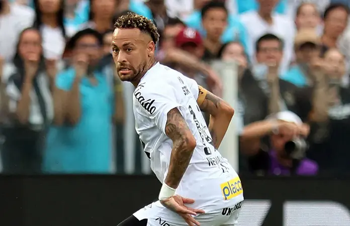 Neymar extiende contrato con Santos