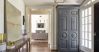 &iquest;Puede una c&oacute;moda convertirse en un armario de cocina? El arte de reutilizar muebles antiguos