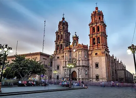 Un conversatorio sobre fronteras internas del territorio potosino