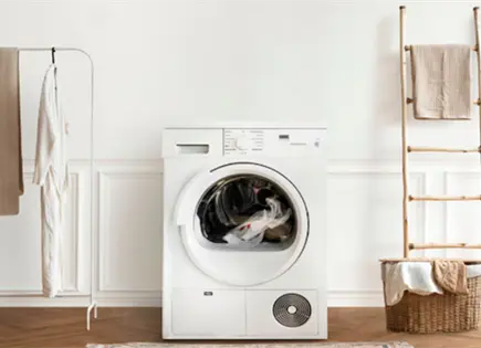 Cómo la esponja en la lavadora mejora la limpieza de tu ropa Cómo la esponja en la lavadora mejora la limpieza de tu ropa