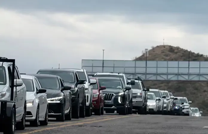 Paisanos retornan a la Unión Americana