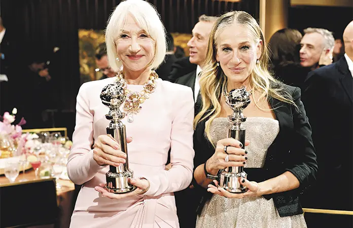 RECIBEN GLOBOS DE ORO HONORÍFICOS