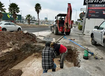 Cierre parcial en Chapultepec por fuga de agua Cierre parcial en Chapultepec por fuga de agua