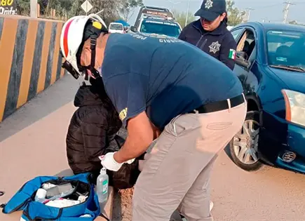 Desigual choque entre moto y camioneta