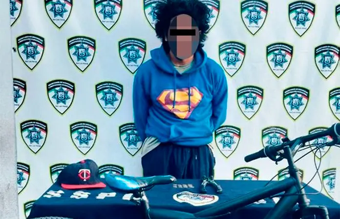 Detienen a hombre por robo a comercio y daños