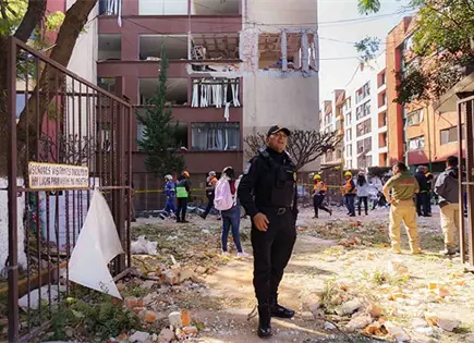 Explosi&oacute;n en depa deja 11 lesionados