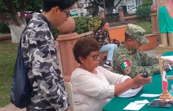 Jóvenes deben cumplir con su servicio militar