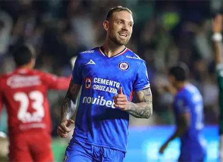 Le&oacute;n tumba a Cruz Azul y agrava su semana negra