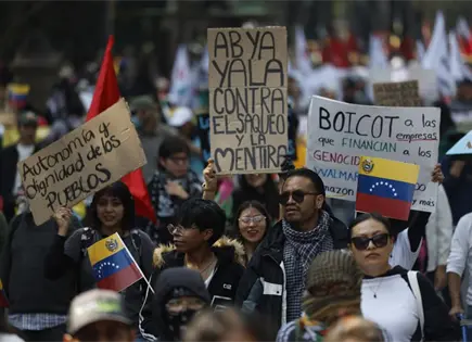 Manifestantes rechazan intervención militar de EE.UU. en Venezuela Manifestantes rechazan intervención militar de EE.UU. en Venezuela