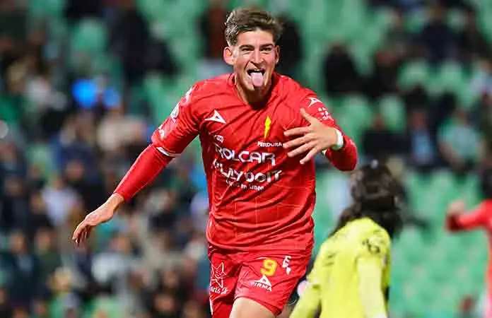 Necaxa arruina el estreno de Santos