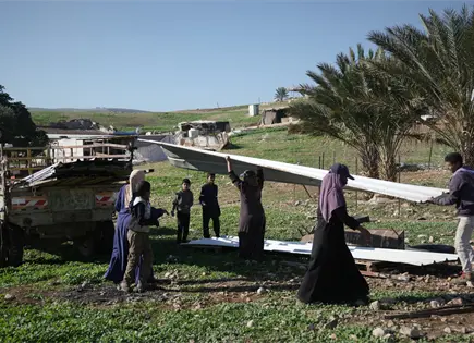 Violencia de colonos obliga a palestinos a salir de aldea en Cisjordania