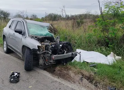 Fallece conductor en choque cerca de &Eacute;bano