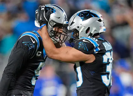 Jalen Coker y Bryce Young destacan en la temporada de los Panthers