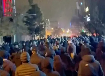 Represi&oacute;n en Ir&aacute;n: 538 muertos en protestas y amenazas a EE.UU.