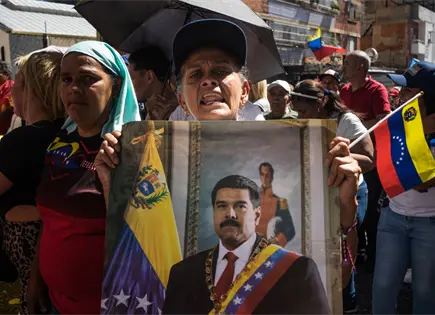 Simpatizantes chavistas oran por liberaci&oacute;n de Nicol&aacute;s Maduro en Caracas