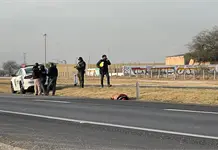 Arrollan y dan muerte a hombre en carretera a Matehuala