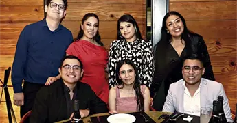 FESTEJAN A LAS ENFERMERAS EN SU D&Iacute;A