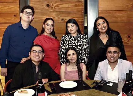 FESTEJAN A LAS ENFERMERAS EN SU D&Iacute;A