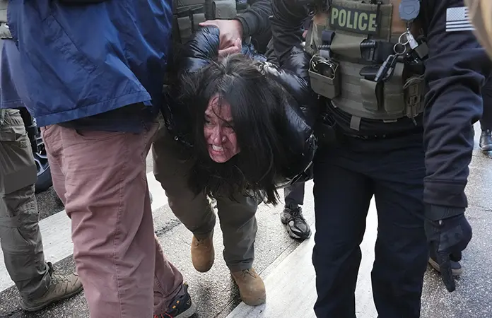 Crece la tensión en Minnesota por redadas