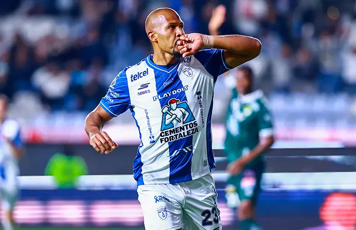 Pachuca consigue su primer triunfo