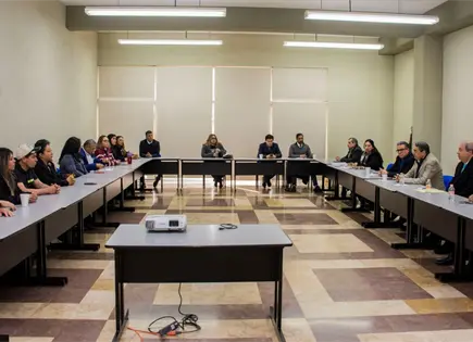 Quiere el SAUASLP alza salarial del 7%; el rector busca recursos