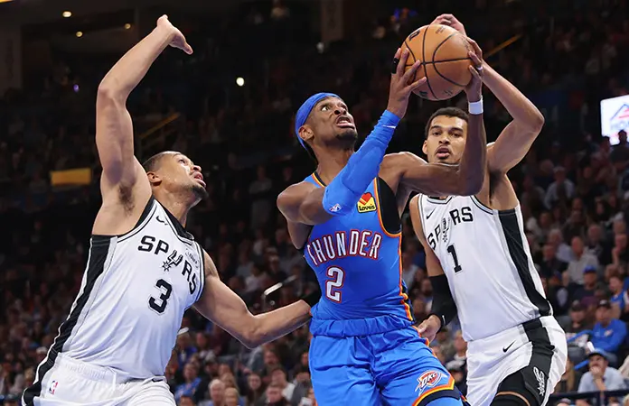Thunder vence a San Antonio