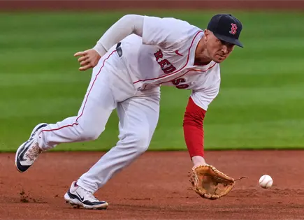 Alex Bregman firma contrato de 175 millones con los Cachorros de Chicago