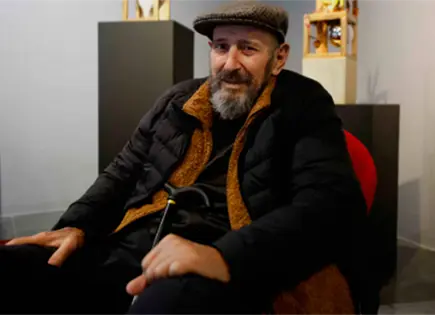 Arnaldo Coen sorprende con esculturas en exposici&oacute;n