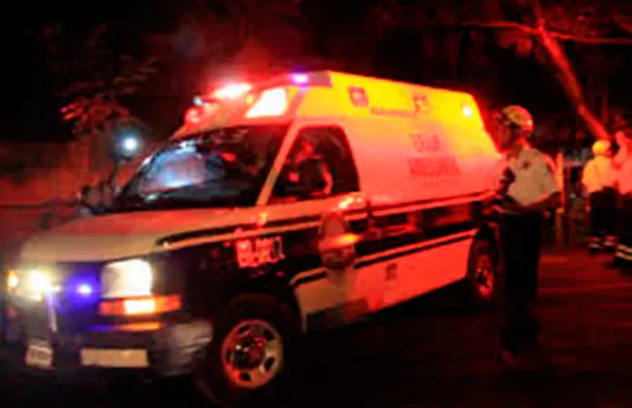 Golpean y prenden fuego a un hombre