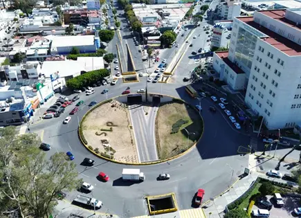 Tap&oacute;n de basura caus&oacute; brote de aguas negras en glorieta Bocanegra