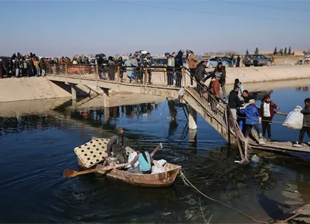 Cientos huyen a zonas controladas por el gobierno en el norte de Siria ante posible ofensiva