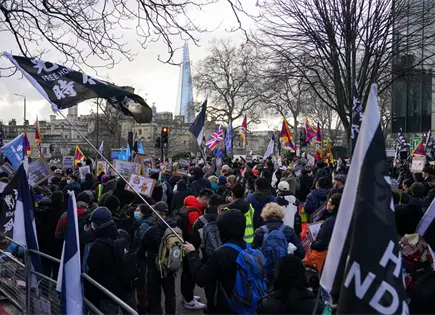 L&iacute;der oposici&oacute;n brit&aacute;nica se une a protesta contra embajada China en Londres
