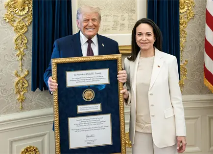 Ola de cr&iacute;ticas a Machado por entregar Nobel de la Paz a Trump