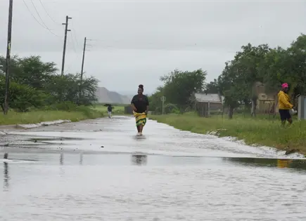 Sud&aacute;frica declara desastre nacional por lluvias e inundaciones