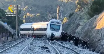 Accidente de tren en Espa&ntilde;a: ni&ntilde;a de 6 a&ntilde;os sobrevive mientras su familia muere