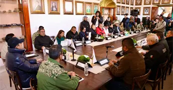 Acuerdan poner lupa sobre polic&iacute;as municipales