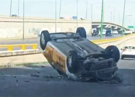 Difunden video de choque de camioneta y taxi del aeropuerto