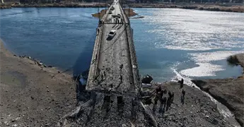 Fuerzas de gobierno sirio chocan con combatientes kurdos