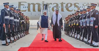 India y Emiratos &Aacute;rabes firman acuerdos para duplicar comercio